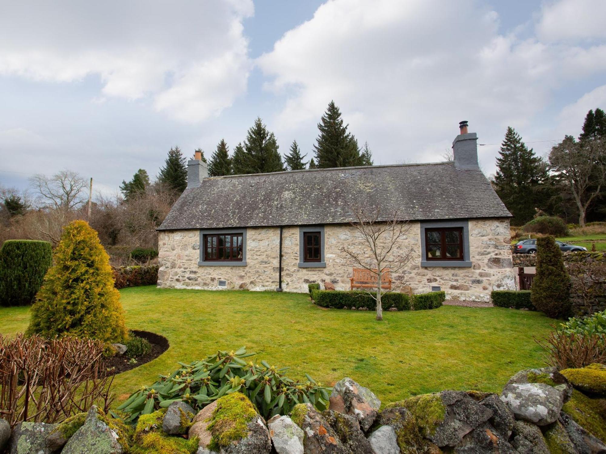 Craigellachie Cottage Croy Exterior photo